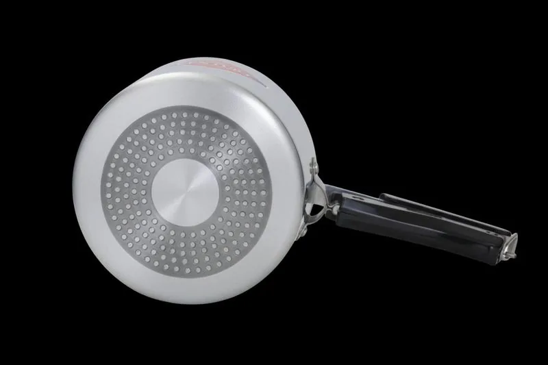 Aluminium pressure cooker body with stamped stainless steel induction base plate
